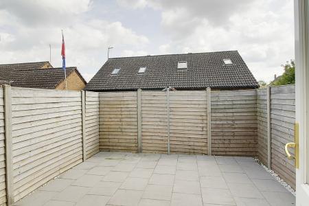 2 bedroom Terraced House to let in Anson Court, Market Deeping, PE6