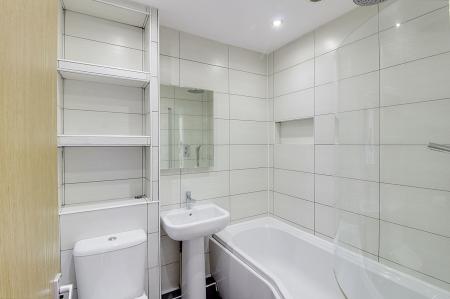 2 bedroom Terraced House to let in Anson Court, Market Deeping, PE6