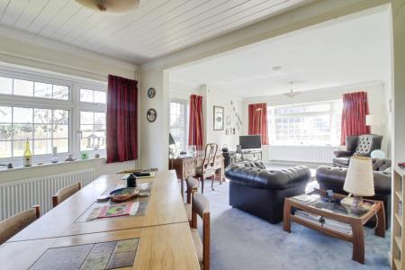 3 bedroom Detached bungalow for sale in High Street, Maxey, PE6