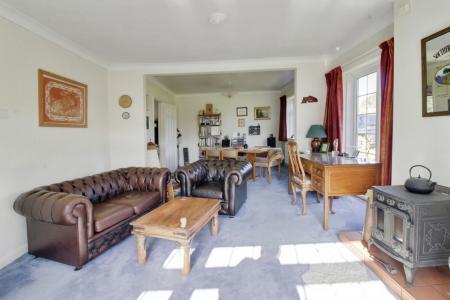 3 bedroom Detached bungalow for sale in High Street, Maxey, PE6