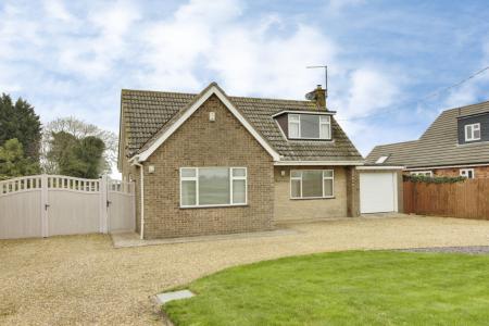 3 bedroom Chalet for sale in Guntons Road, Newborough, PE6