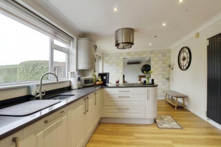 3 bedroom Chalet for sale in Guntons Road, Newborough, PE6