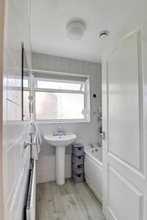 4 bedroom Detached house for sale in Manor Way, Deeping St. James, PE6