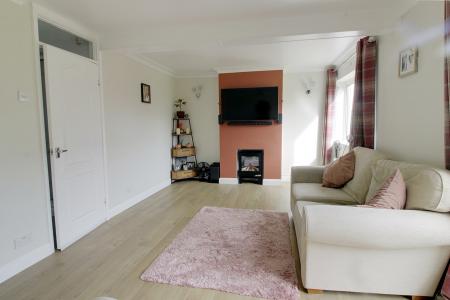 4 bedroom Detached house for sale in Manor Way, Deeping St. James, PE6