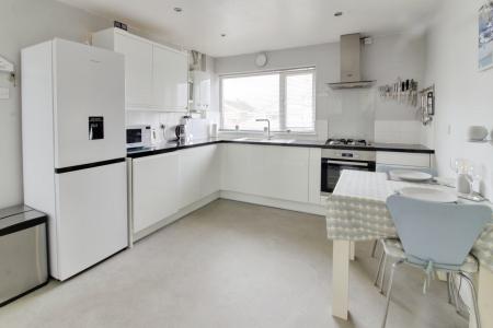 4 bedroom Detached house for sale in Manor Way, Deeping St. James, PE6