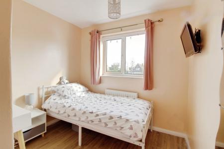 4 bedroom Detached house for sale in Manor Way, Deeping St. James, PE6