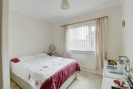 3 bedroom Detached bungalow for sale in Lindsey Avenue, Market Deeping, PE6