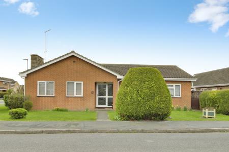 3 bedroom Detached bungalow for sale in Lindsey Avenue, Market Deeping, PE6