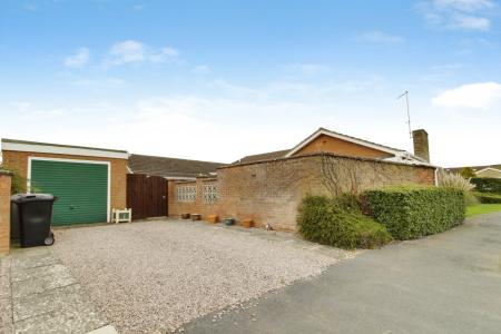3 bedroom Detached bungalow for sale in Lindsey Avenue, Market Deeping, PE6