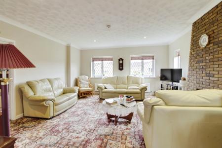 3 bedroom Detached bungalow for sale in Lindsey Avenue, Market Deeping, PE6