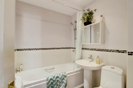 3 bedroom Semi-detached house for sale in Spalding Road, Deeping St. James, PE6