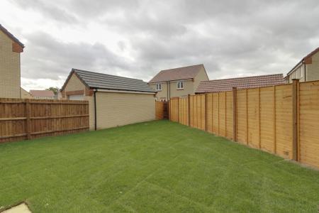 3 bedroom Semi-detached house to let in Harrier Way, Market Deeping, PE6