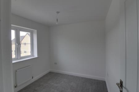 3 bedroom Semi-detached house to let in Harrier Way, Market Deeping, PE6