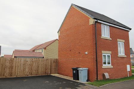 3 bedroom Semi-detached house to let in Harrier Way, Market Deeping, PE6