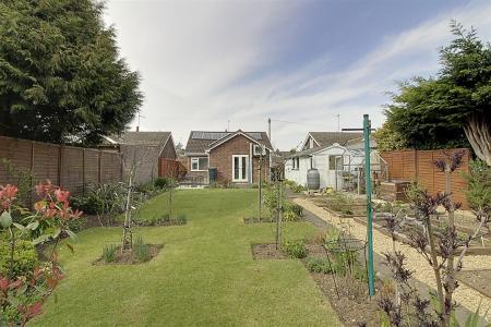 2 bedroom Detached bungalow for sale in Woodland Lea, Helpston, PE6
