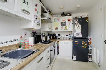 2 bedroom End of terrace house for sale in Jubilee Drive, Market Deeping, PE6
