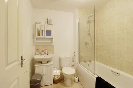 2 bedroom End of terrace house for sale in Jubilee Drive, Market Deeping, PE6