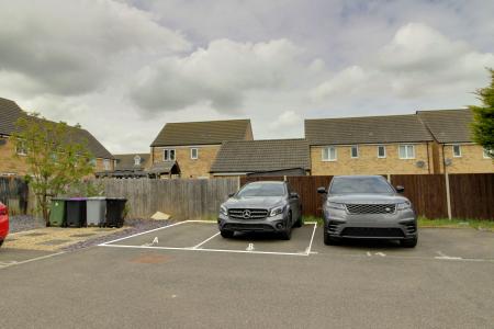 2 bedroom End of terrace house for sale in Jubilee Drive, Market Deeping, PE6