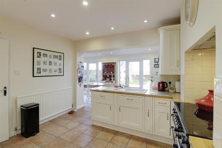 4 bedroom Detached house for sale in Eastgate, Deeping St. James, PE6