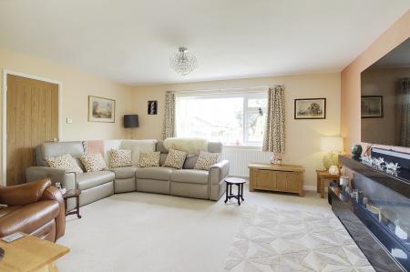 3 bedroom Detached bungalow for sale in Kesteven Drive, Market Deeping, PE6