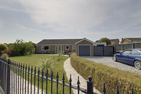 3 bedroom Detached bungalow for sale in Kesteven Drive, Market Deeping, PE6