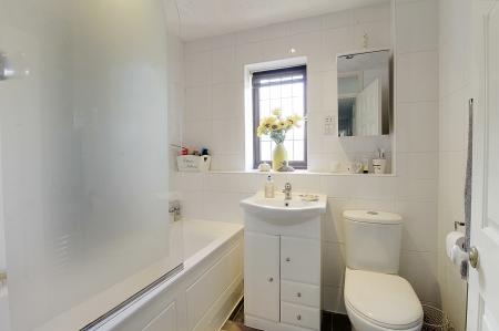 4 bedroom Detached house for sale in Meadway, Market Deeping, PE6