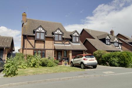 4 bedroom Detached house for sale in Meadway, Market Deeping, PE6