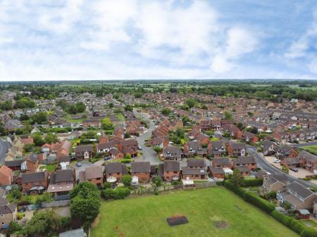 4 bedroom Detached house for sale in Meadway, Market Deeping, PE6