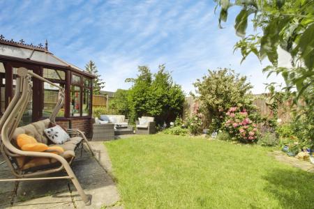 4 bedroom Detached house for sale in Meadway, Market Deeping, PE6