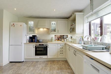 4 bedroom Detached house for sale in Meadway, Market Deeping, PE6