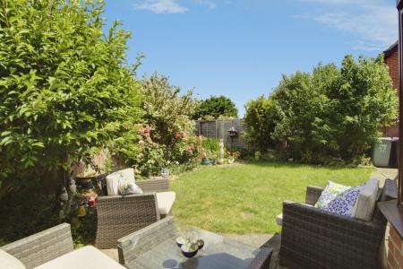 4 bedroom Detached house for sale in Meadway, Market Deeping, PE6