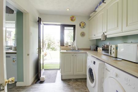 4 bedroom Detached house for sale in Meadway, Market Deeping, PE6