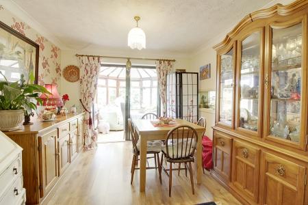 4 bedroom Detached house for sale in Meadway, Market Deeping, PE6