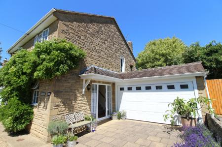 4 bedroom Detached house for sale in Eastgate, Deeping St. James, PE6
