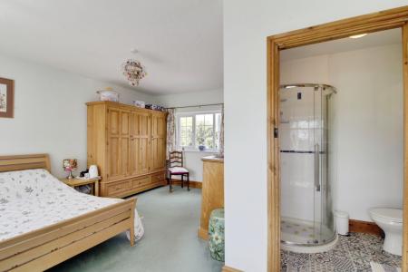 4 bedroom Semi-detached house for sale in Church Street, Deeping St. James, PE6