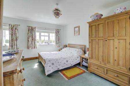 4 bedroom Semi-detached house for sale in Church Street, Deeping St. James, PE6