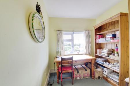 4 bedroom Semi-detached house for sale in Church Street, Deeping St. James, PE6