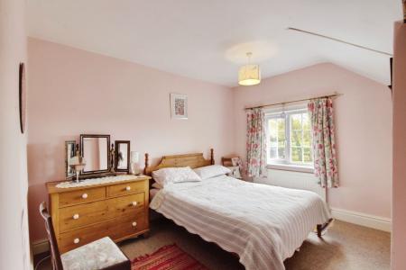 4 bedroom Semi-detached house for sale in Church Street, Deeping St. James, PE6