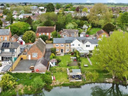 4 bedroom Semi-detached house for sale in Church Street, Deeping St. James, PE6