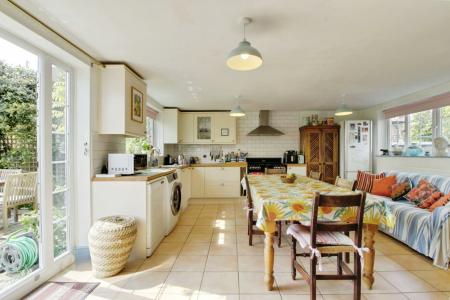 4 bedroom Semi-detached house for sale in Church Street, Deeping St. James, PE6