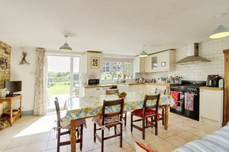 4 bedroom Semi-detached house for sale in Church Street, Deeping St. James, PE6