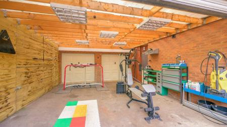 5 bedroom Detached house for sale in Haywain Drive, Deeping St. Nicholas, PE11