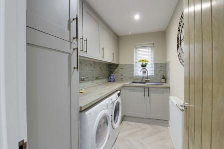 5 bedroom Detached house for sale in Frognall, Deeping St. James, PE6