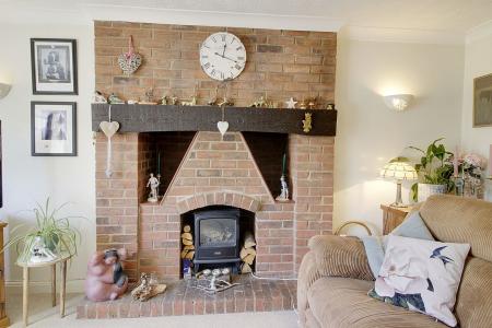4 bedroom Detached house for sale in Meadway, Market Deeping, PE6