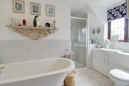 4 bedroom Detached house for sale in Meadway, Market Deeping, PE6