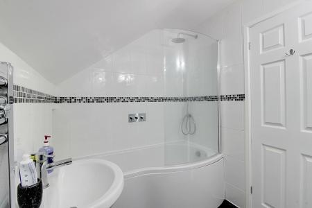 4 bedroom Detached bungalow for sale in Broadgate Lane, Deeping St. James, PE6