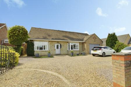 4 bedroom Detached bungalow for sale in Broadgate Lane, Deeping St. James, PE6
