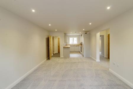 2 bedroom Flat to let in Churchfield Close, Deeping St. James, PE6