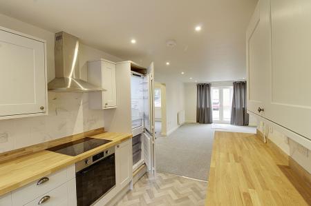 2 bedroom Flat to let in Churchfield Close, Deeping St. James, PE6