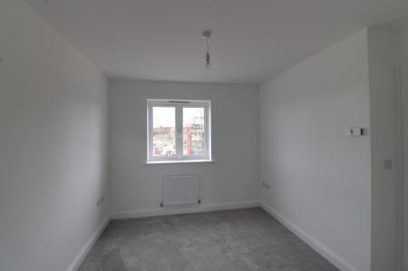 3 bedroom Semi-detached house to let in Harrier Way, Market Deeping, PE6
